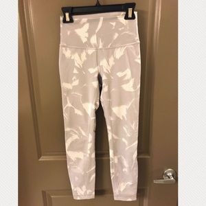 ✨SOLD✨ NEW LULU 🍋 WUNDERUNDER LEGGINGS